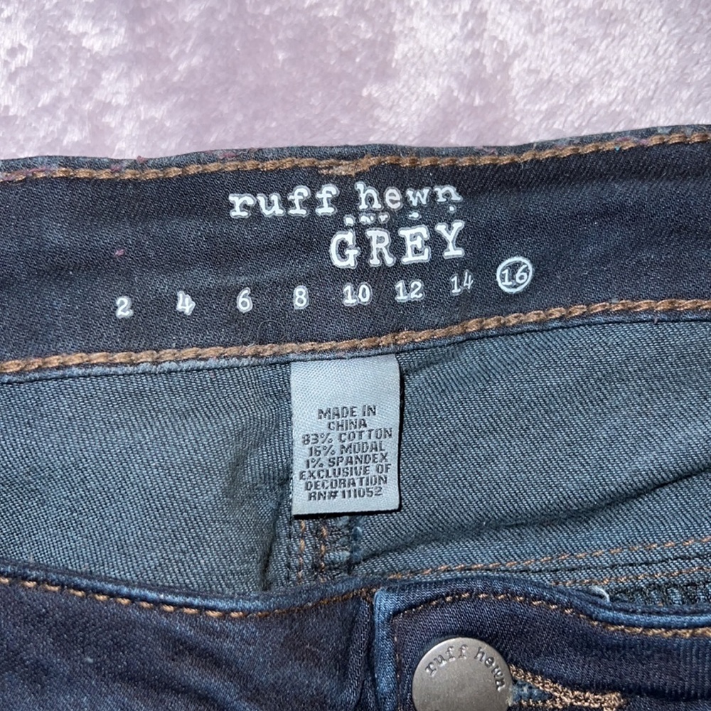 EUC Ruff Hewn Jeans Ankle Length Dark Wash Flower Detail Size 16 - Picture 5 of 9